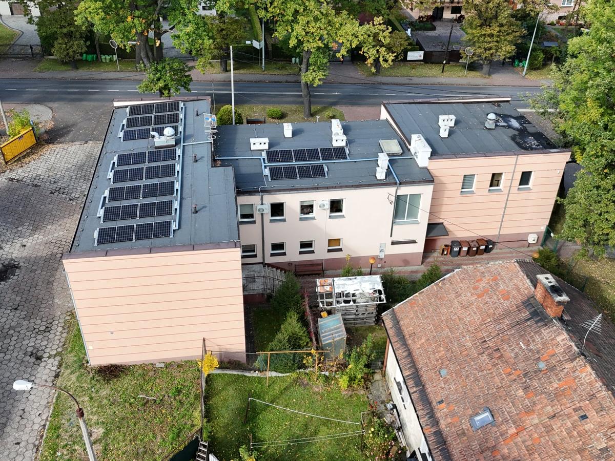 Instalacja fotowoltaiczna o mocy 9,66 kWp z magazynem energii o pojemności 20 kWh na potrzeby budynku Gminnego Ośrodka Kultury w Bestwinie