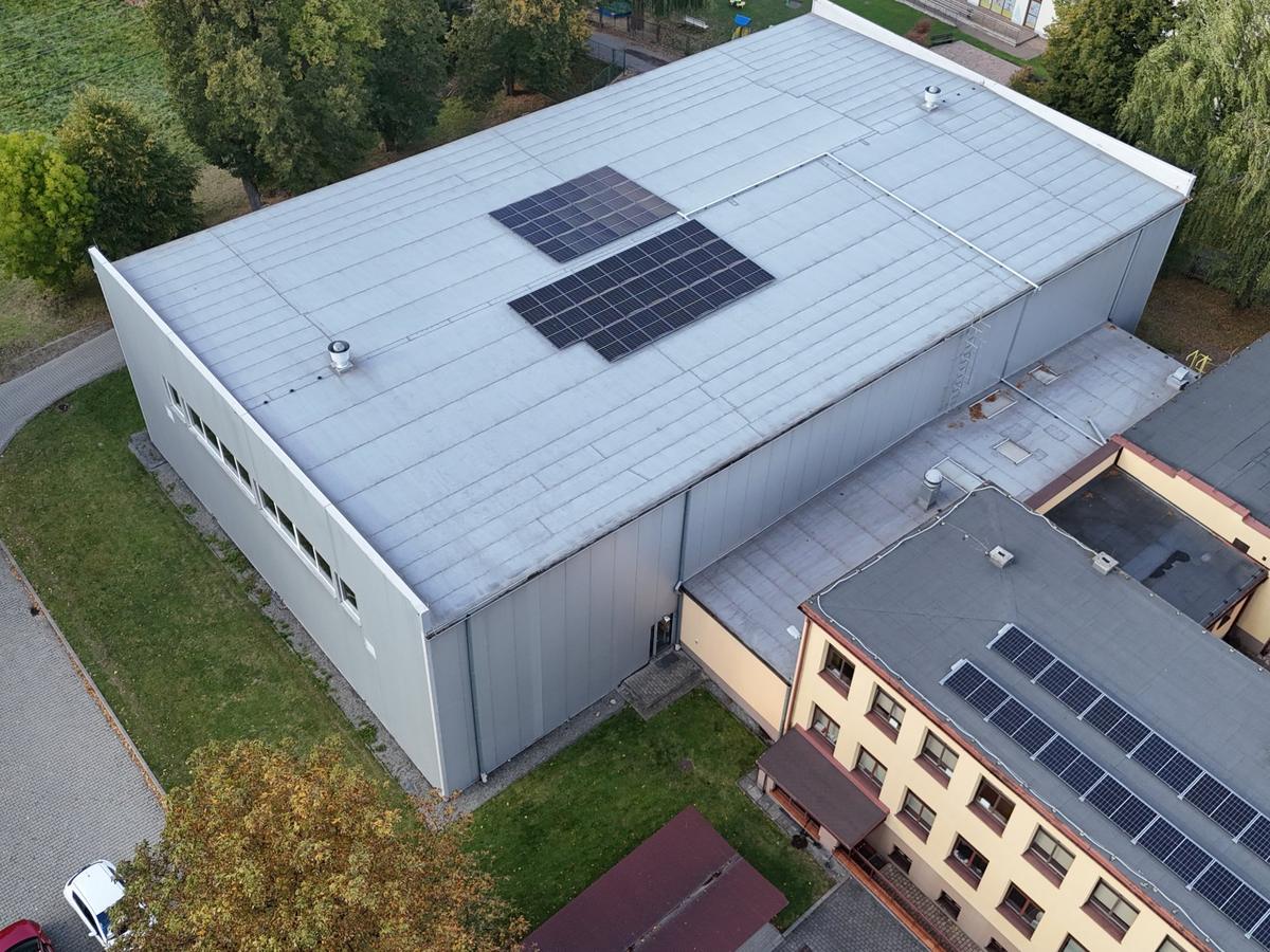 Instalacja fotowoltaiczna o mocy 20,24 kWp na potrzeby budynku Hali Sportowej przy Szkole Podstawowej w Kaniowie