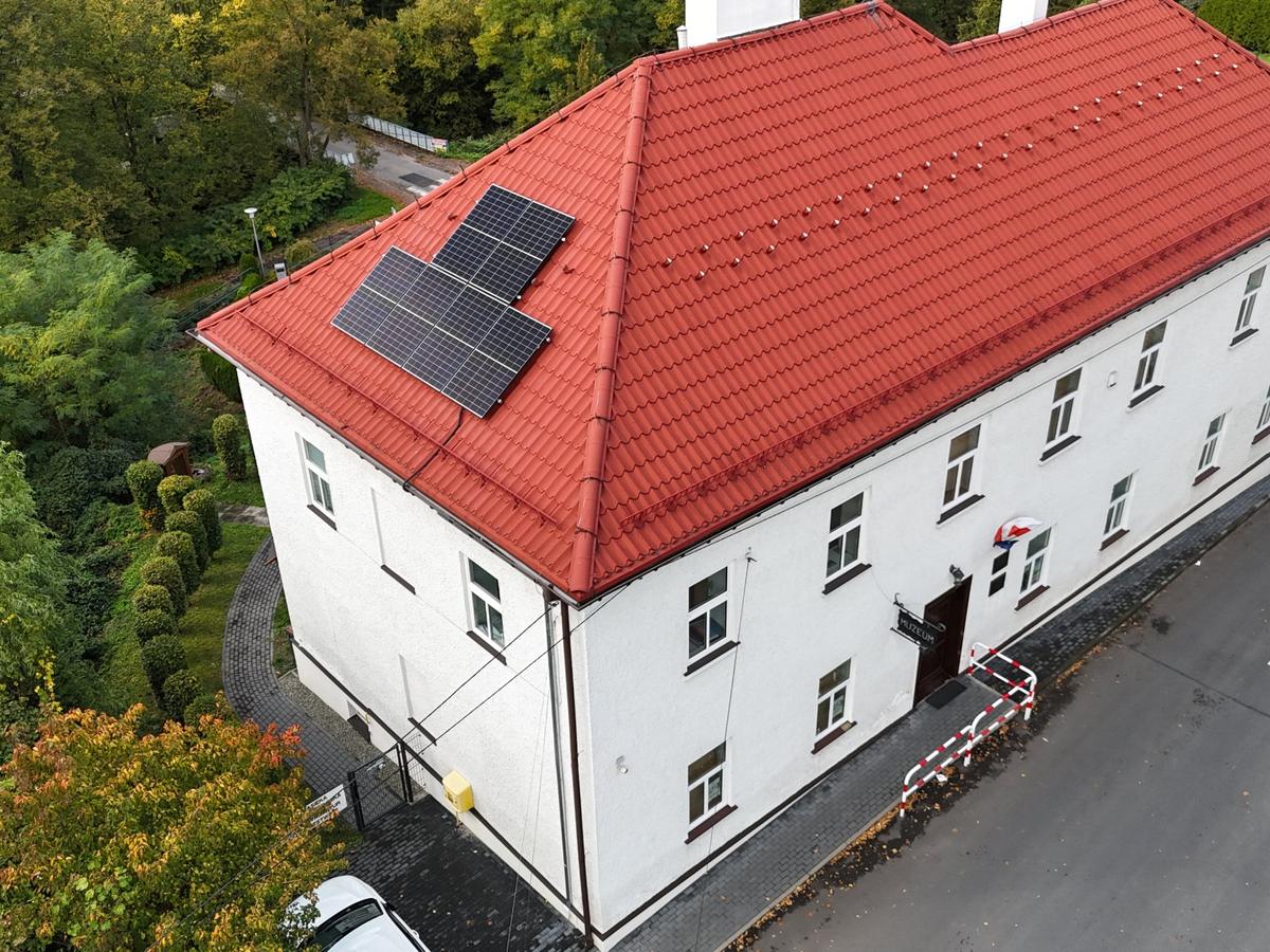 Instalacja fotowoltaiczna o mocy 2,76 kWp na potrzeby budynku Muzeum Regionalnego w Bestwinie