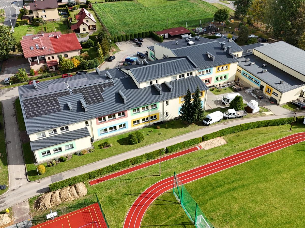 Instalacja fotowoltaiczna o mocy 49,68 kWp na potrzeby budynku Zespołu Szkolno-Przedszkolnego w Bestwince